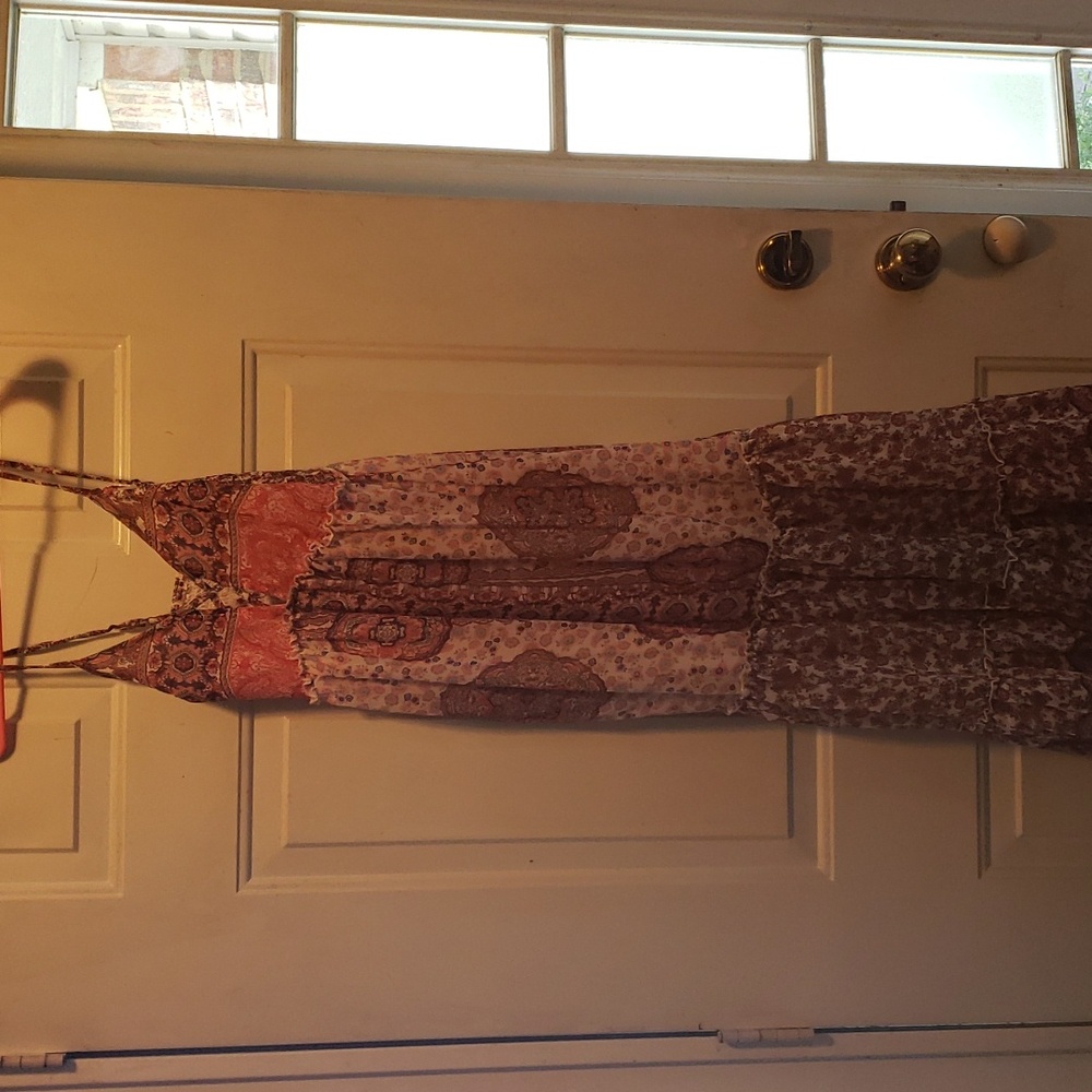 small v neck maxi